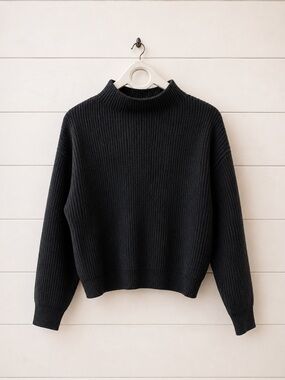 Black Merino Wool Blend Sweater – Estimated Size M/L